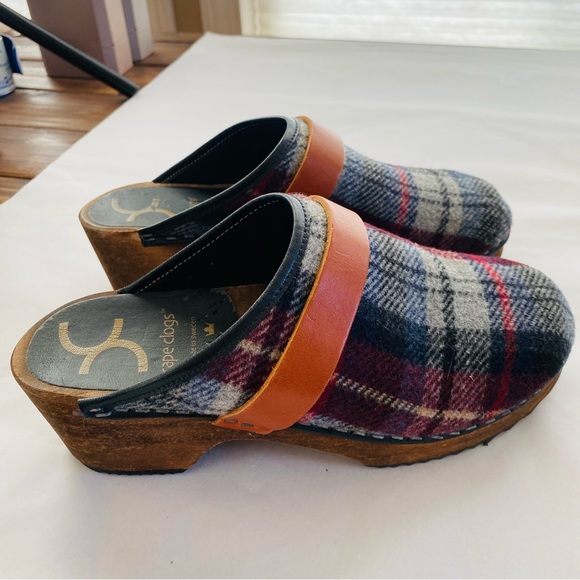 Cape Clogs Sweden Wool Scottish Tartan Plaid Wooden Leather Strap Clogs Size 6 - Picture 3 of 11